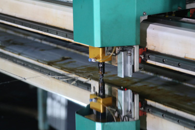 Machine de découpe automatique du verre